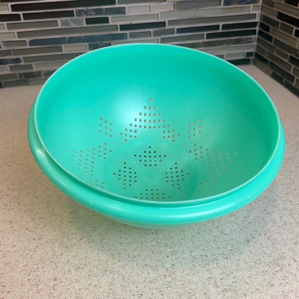 VTG Tupperware 339 Jadeite Green Footed Colander/Strainer Star Pattern USA Retro